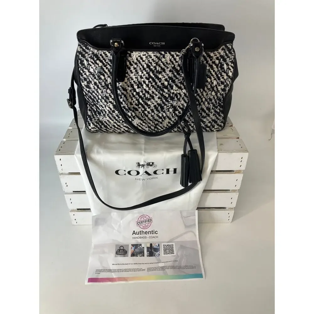 COACH 25811 BLACK, WHITE PRINT CANVAS, LEATHER SHOULDER BAG